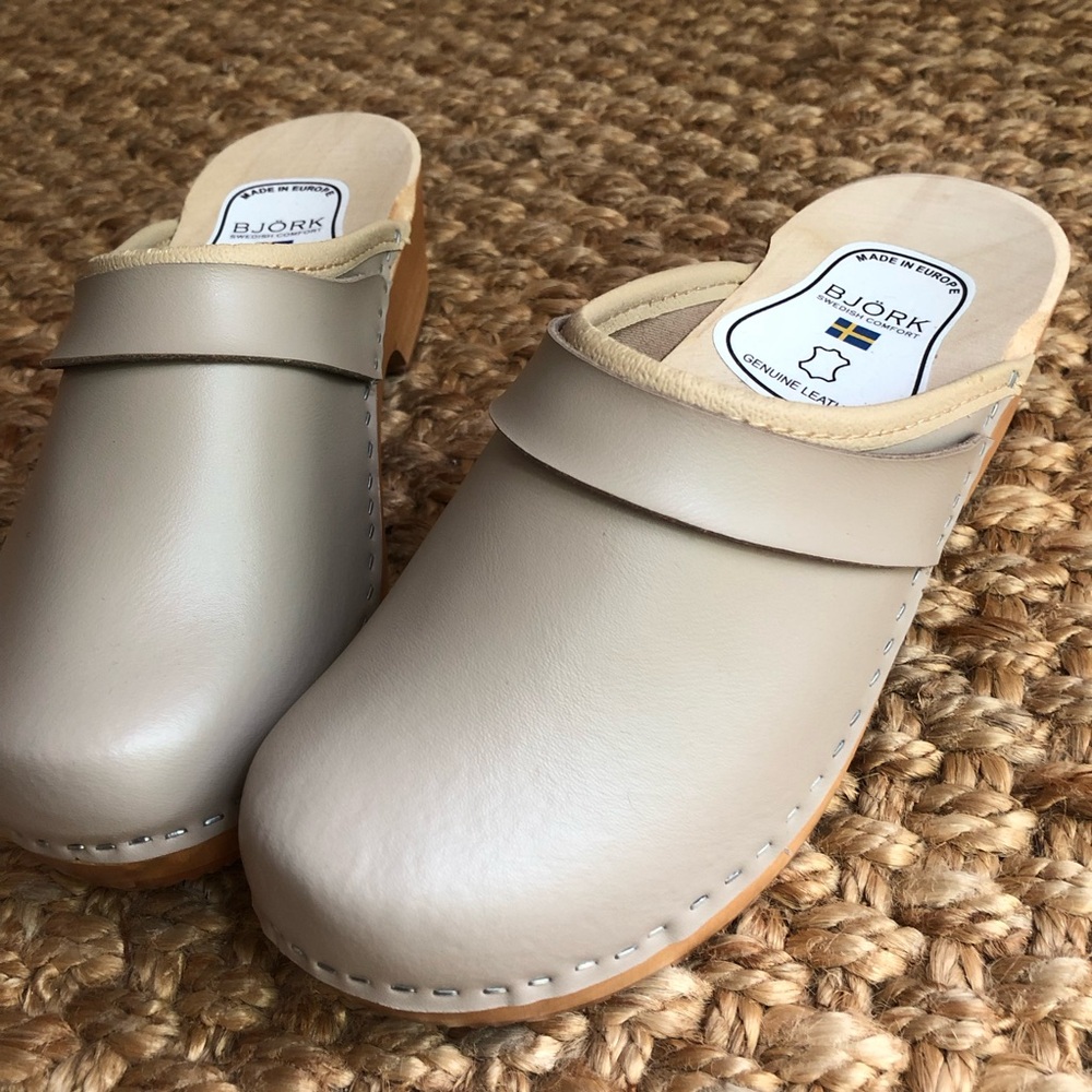 New: Bjork Swedish Comfort Maja Wood Open Back Leather Clogs. Size 37